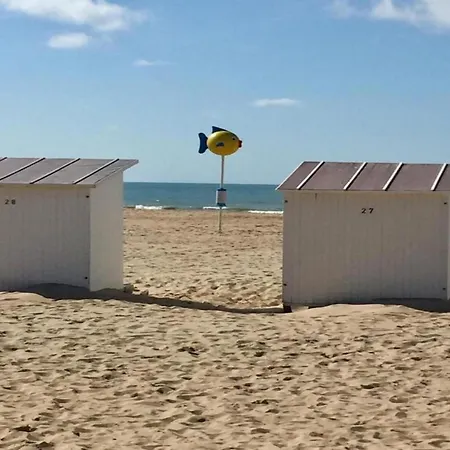 In Near The Seawall *